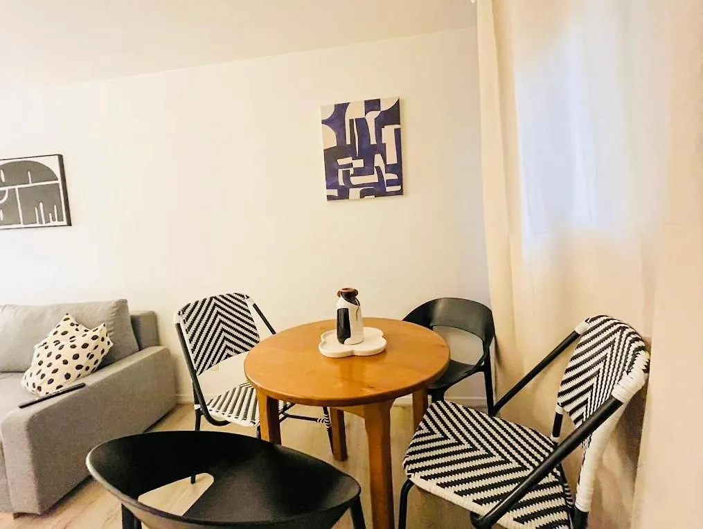 Apartment Suite Kobalt Villeurbanne France